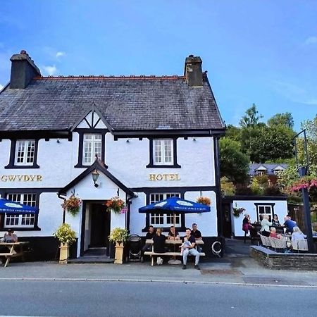 Y Gwydyr Hotel - Dolwyddelan Dış mekan fotoğraf