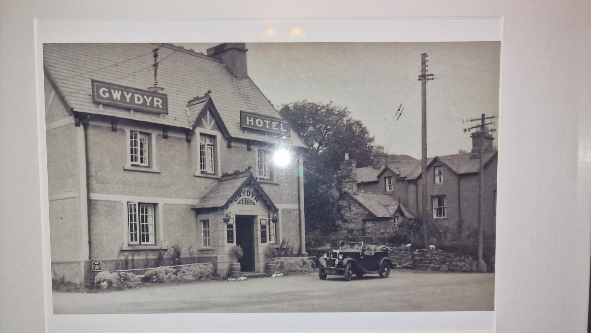 Y Gwydyr Hotel - Dolwyddelan Dış mekan fotoğraf