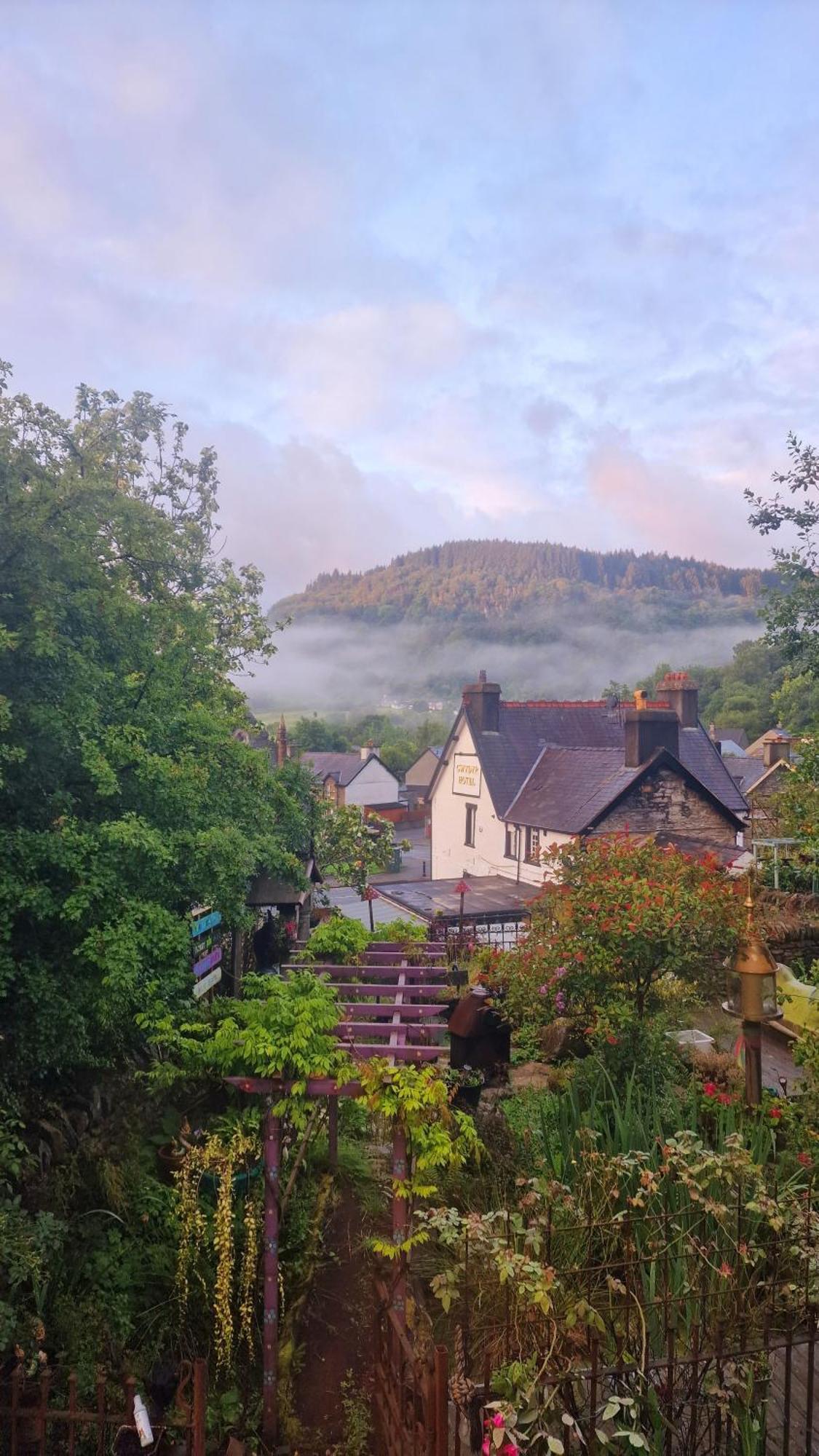 Y Gwydyr Hotel - Dolwyddelan Dış mekan fotoğraf
